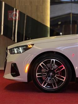 بی ئێم دەبڵیو سیریەس 5